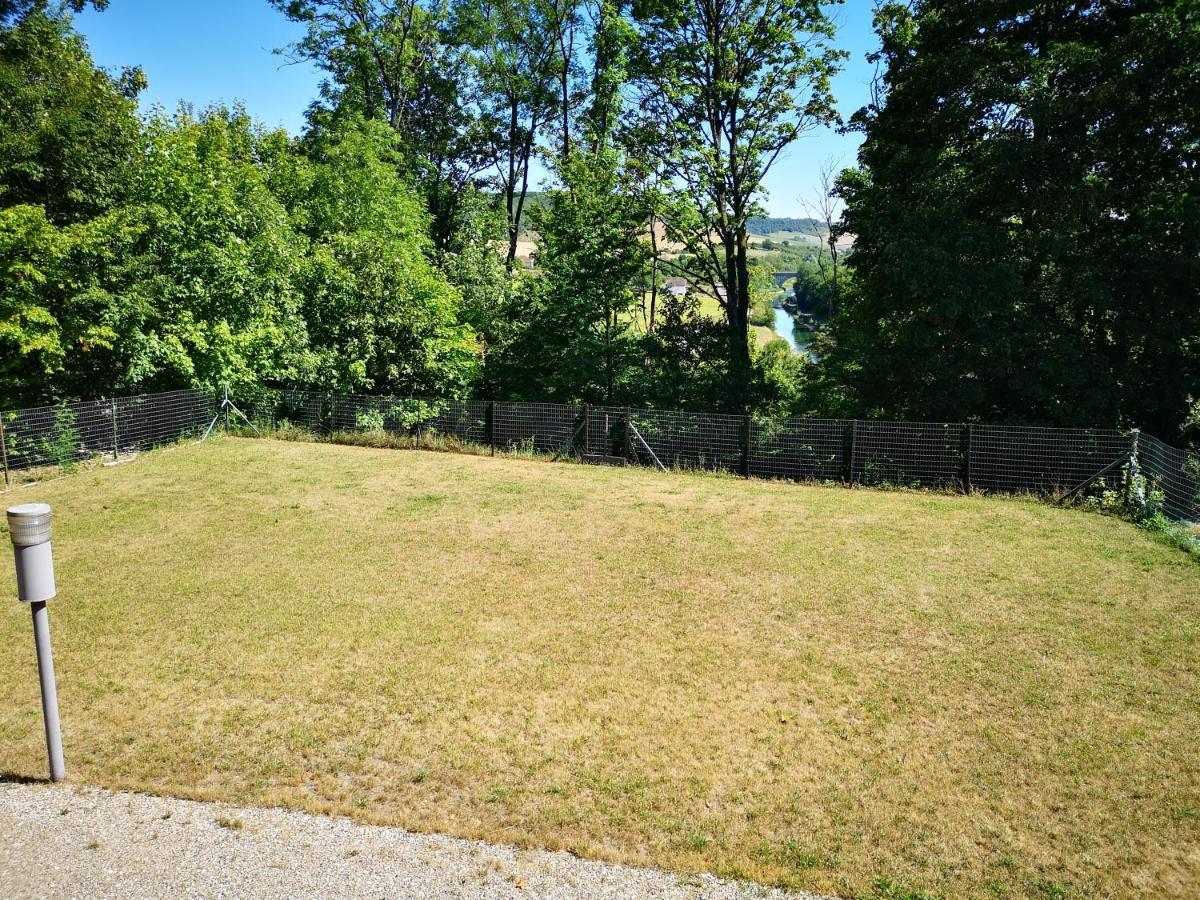 Agreable Maison Avec Jardin A Joinville Luaran gambar