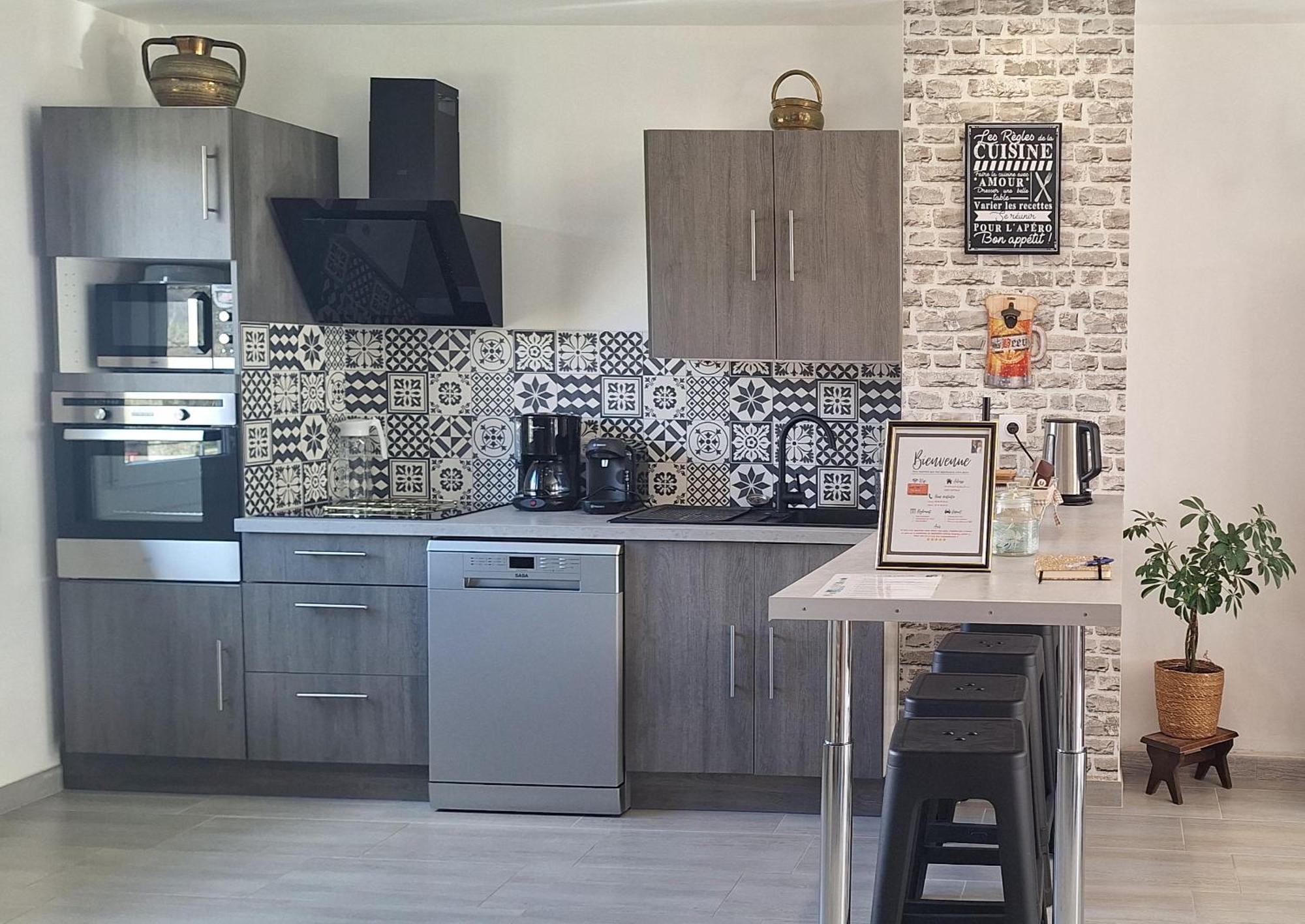 Agreable Maison Avec Jardin A Joinville Luaran gambar